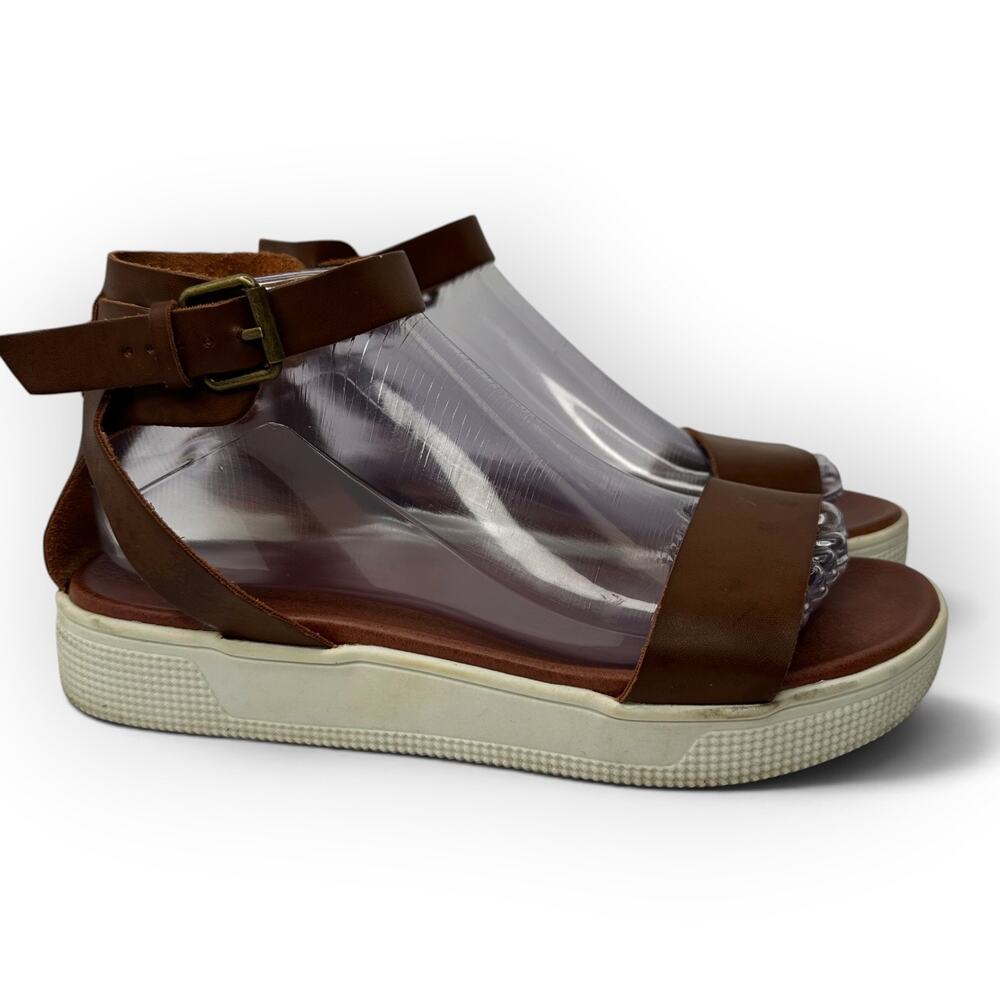 MIA Women size 8 Brown Leather Flatform Sneaker Sole Sandals Buckle Strap